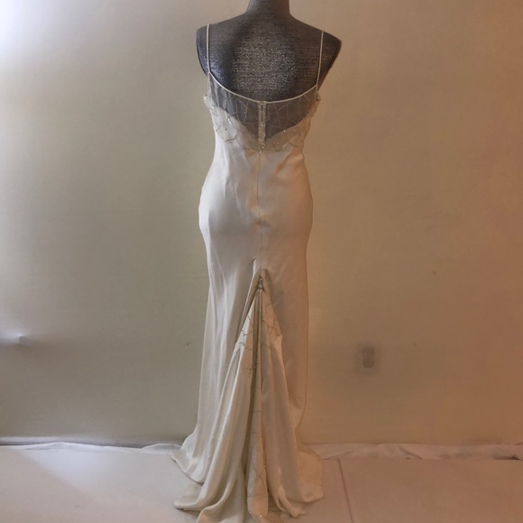 Rivini cream gown in size 12 - Picture 4 of 6